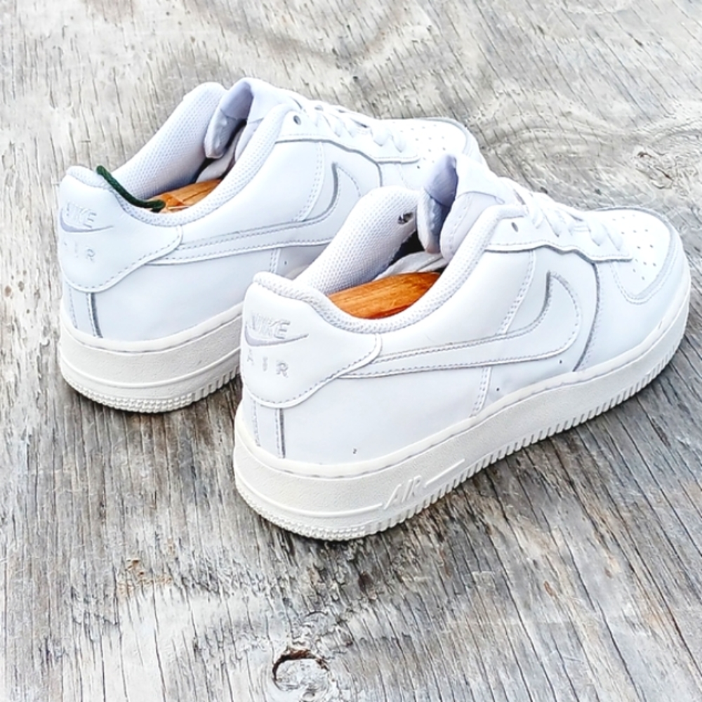Nike Air Force 1 07 LV8 Streetwear/Lifestyle Shoes Size 6.5 Youth/8 Women - Picture 7 of 9
